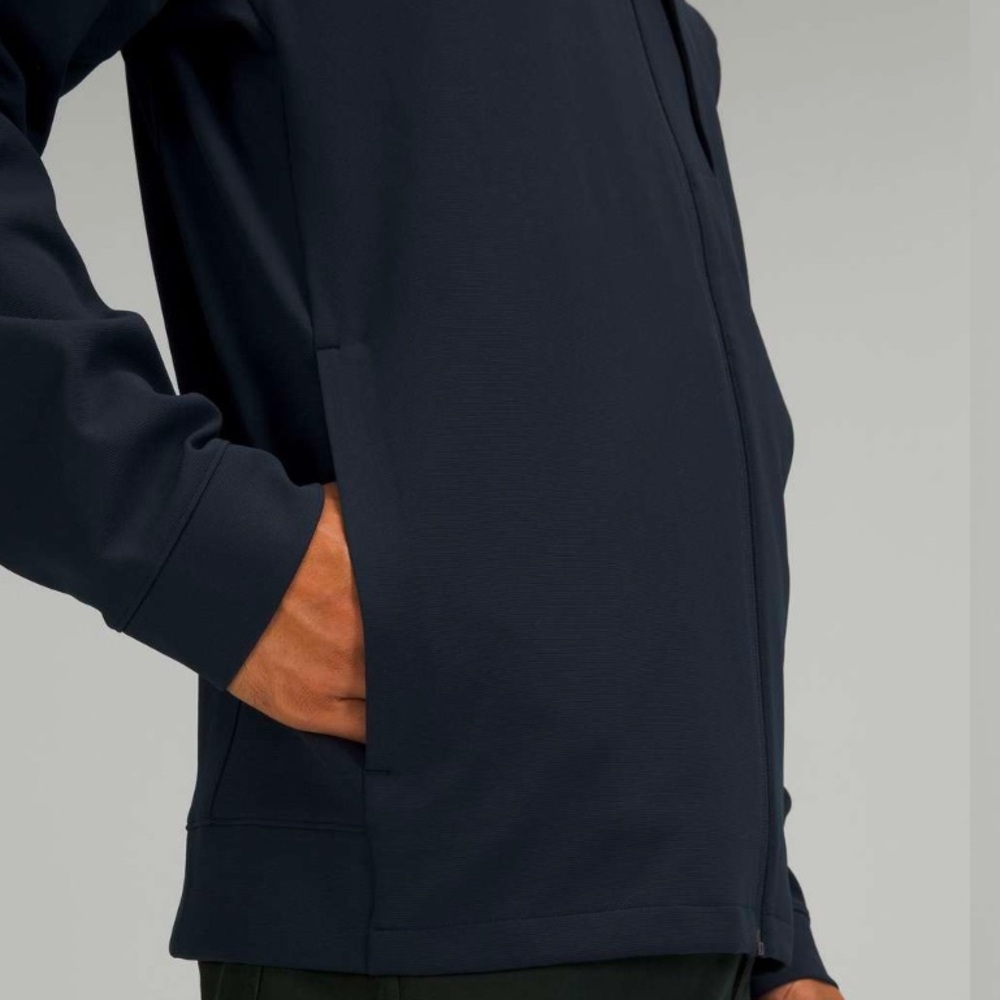 NWOT Lululemon Sojourn Jacket
True Navy M